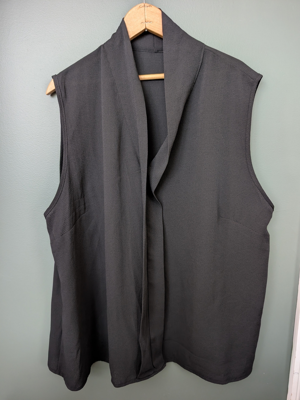 Sleeveless Draped Blouse Black